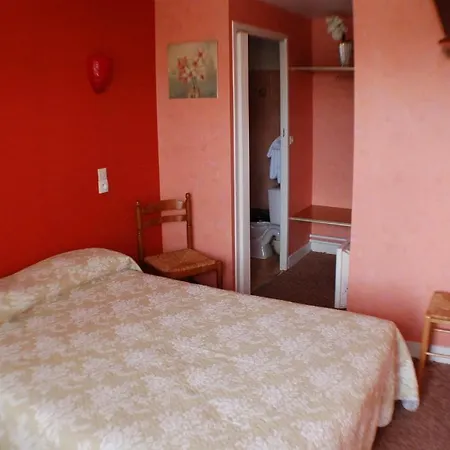 Au Jardin St Michel Hotel 2*