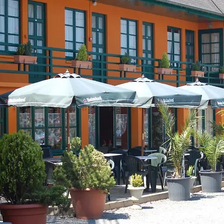 Au Jardin St Michel Hotel Pontorson