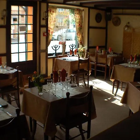 Au Jardin St Michel Hotel