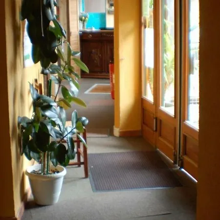 Hotel Au Jardin St Michel 2*